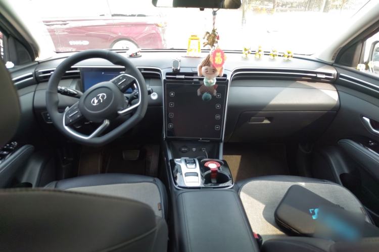Used Hyundai Tucson 2021 Tucson L 1.5T DCT Luxury Prestige Edition Center Console