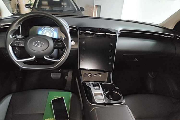 Used Hyundai Tucson 2021 Tucson L 1.5T DCT GLX Elite Edition Center Console