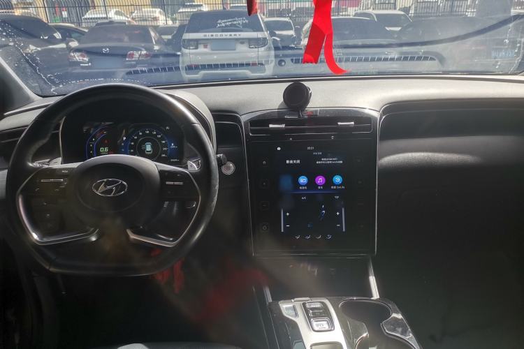 Used Hyundai Tucson 2021 Tucson L 1.5T DCT GLX Elite Edition Center Console