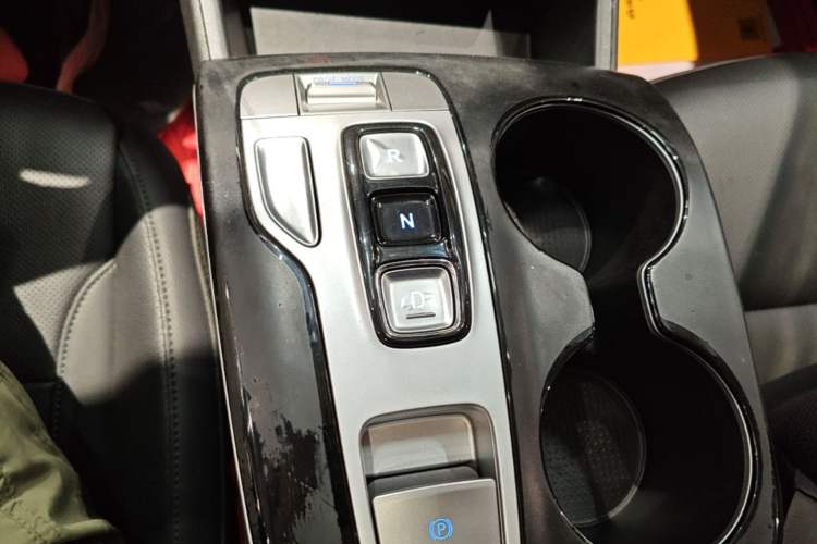 Used Hyundai Tucson 2021 Tucson L 1.5T DCT GLX Elite Edition Gear Lever