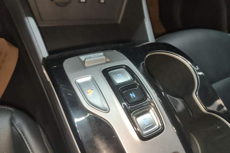Used Hyundai Tucson 2021 Tucson L 1.5T DCT GLX Elite Edition Gear Lever