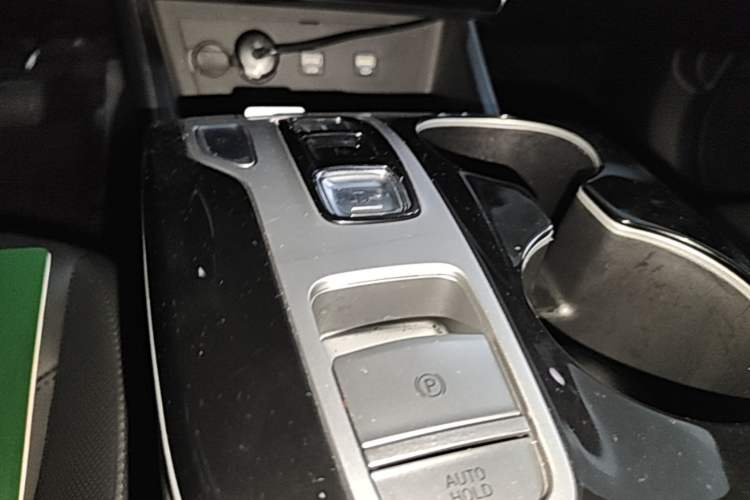 Used Hyundai Tucson 2021 Tucson L 1.5T DCT GLX Elite Edition Gear Lever