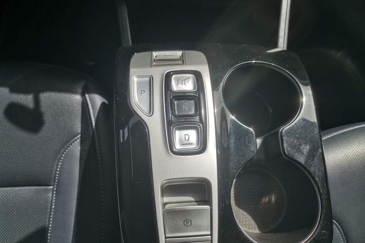 Used Hyundai Tucson 2021 Tucson L 1.5T DCT GLX Elite Edition Gear Lever