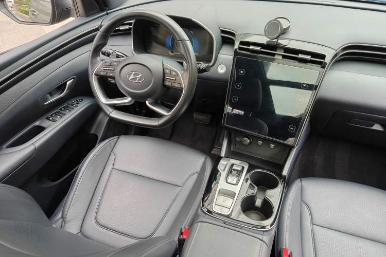 Used Hyundai Tucson 2021 Tucson L 1.5T DCT GLX Elite Edition Interior 6