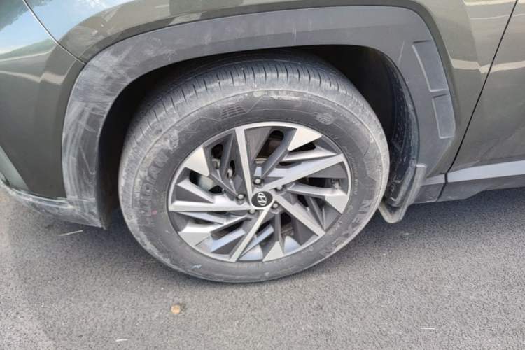 Used Hyundai Tucson 2021 Tucson L 1.5T DCT GLX Elite Edition Left Front Wheel Hub