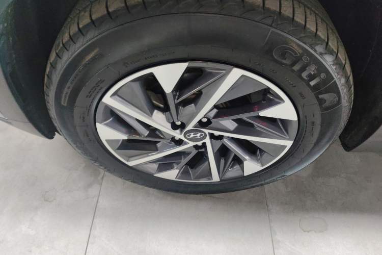 Used Hyundai Tucson 2021 Tucson L 1.5T DCT GLX Elite Edition Left Front Wheel Hub