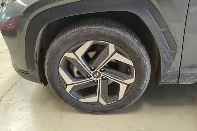 Used Hyundai Tucson 2021 Tucson L 1.5T DCT Luxury Prestige Edition Left Front Wheel Hub
