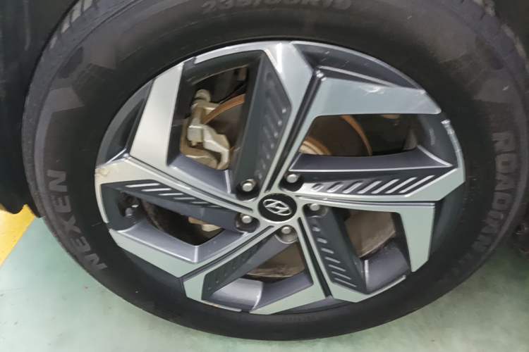 Used Hyundai Tucson 2021 Tucson L 1.5T DCT Luxury Prestige Edition Left Front Wheel Hub