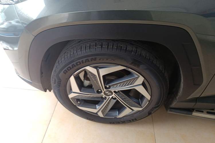 Used Hyundai Tucson 2021 Tucson L 1.5T DCT Luxury Prestige Edition Left Front Wheel Hub