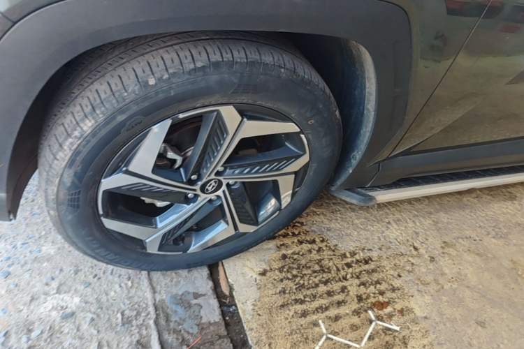 Used Hyundai Tucson 2021 Tucson L 1.5T DCT Luxury Prestige Edition Left Front Wheel Hub