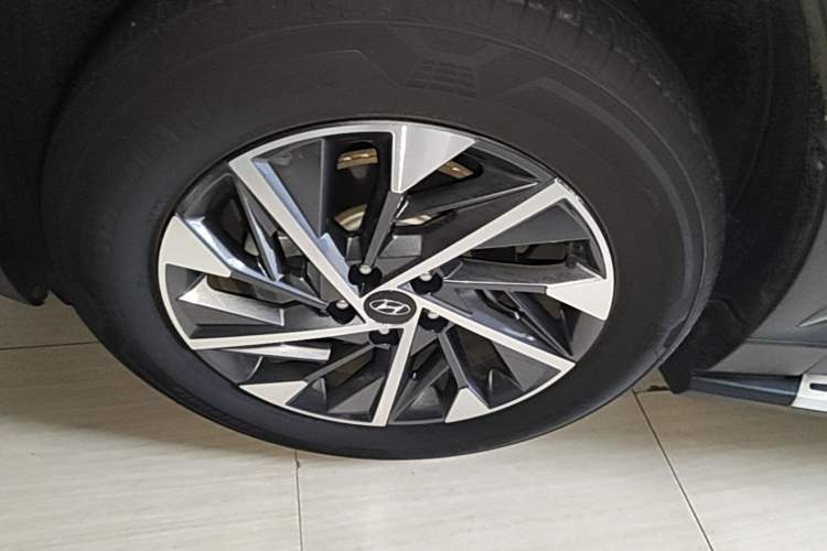 Used Hyundai Tucson 2021 Tucson L 1.5T DCT GLX Elite Edition Left Front Wheel Hub