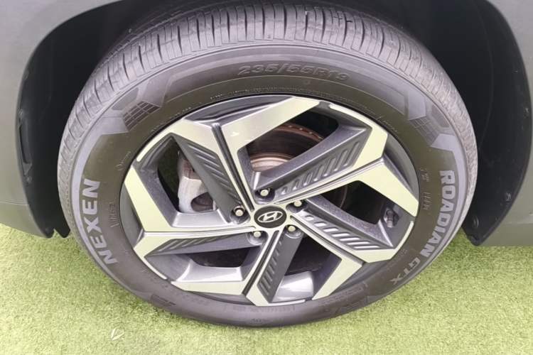 Used Hyundai Tucson 2021 Tucson L 1.5T DCT Luxury Prestige Edition Left Front Wheel Hub