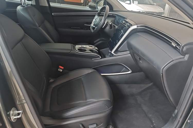 Used Hyundai Tucson 2021 Tucson L 1.5T DCT Luxury Prestige Edition Right Front Seat