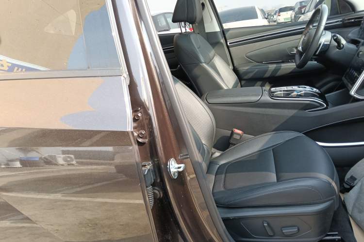 Used Hyundai Tucson 2021 Tucson L 1.5T DCT Luxury Prestige Edition Right Front Seat