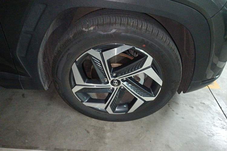 Used Hyundai Tucson 2021 Tucson L 1.5T DCT TOP Flagship Edition Right Front Wheel Hub