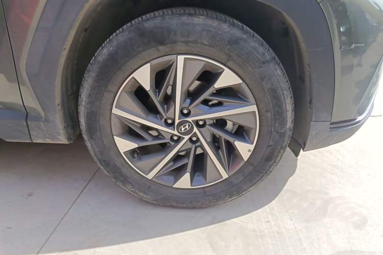 Used Hyundai Tucson 2021 Tucson L 1.5T DCT GLX Elite Edition Right Front Wheel Hub