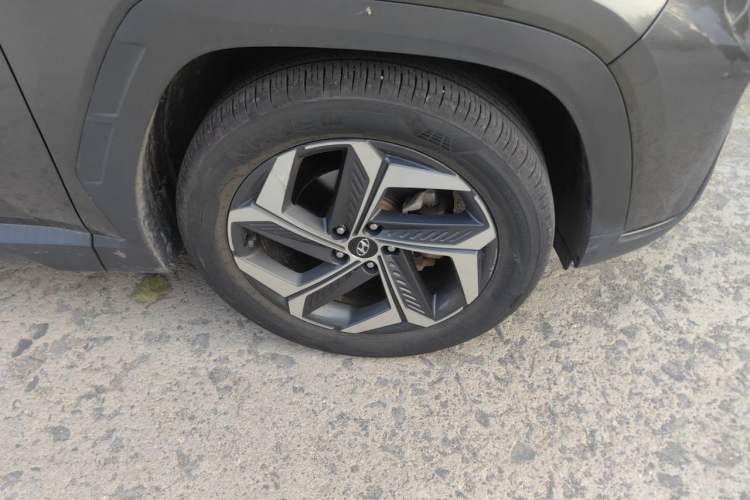 Used Hyundai Tucson 2021 Tucson L 1.5T DCT Luxury Prestige Edition Right Front Wheel Hub
