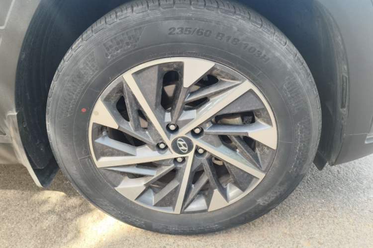 Used Hyundai Tucson 2021 Tucson L 1.5T DCT GLX Elite Edition Right Front Wheel Hub