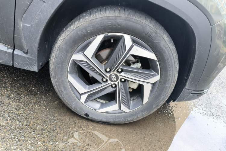 Used Hyundai Tucson 2021 Tucson L 1.5T DCT Luxury Prestige Edition Right Front Wheel Hub