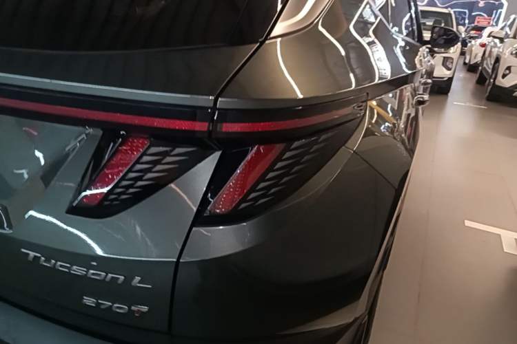 Used Hyundai Tucson 2021 Tucson L 1.5T DCT GLX Elite Edition Right Rear Taillight