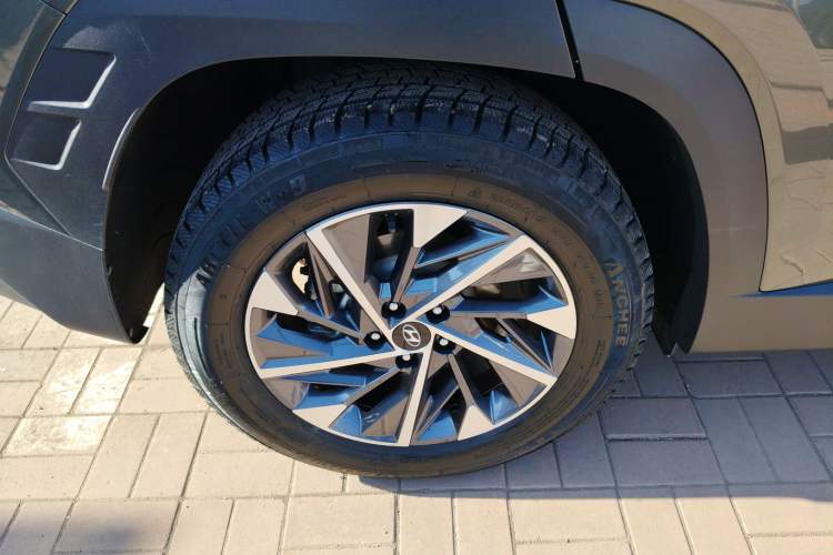 Used Hyundai Tucson 2021 Tucson L 1.5T DCT GLX Elite Edition Right Rear Wheel Hub