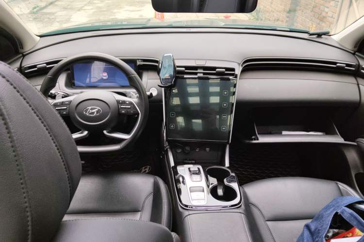 Used Hyundai Tucson 2021 Tucson L 1.5T DCT Luxury Prestige Edition Center Console
