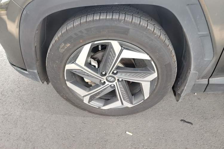 Used Hyundai Tucson 2021 Tucson L 1.5T DCT Luxury Prestige Edition Left Front Wheel Hub