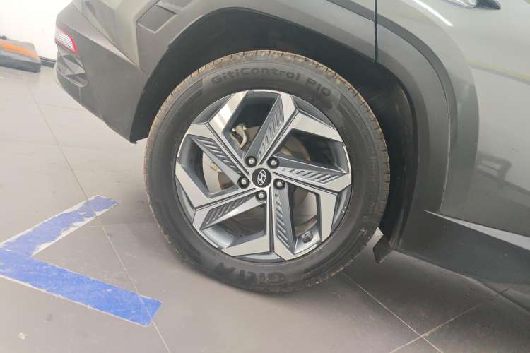 Used Hyundai Tucson 2021 Tucson L 1.5T DCT TOP Flagship Edition Right Front Wheel Hub