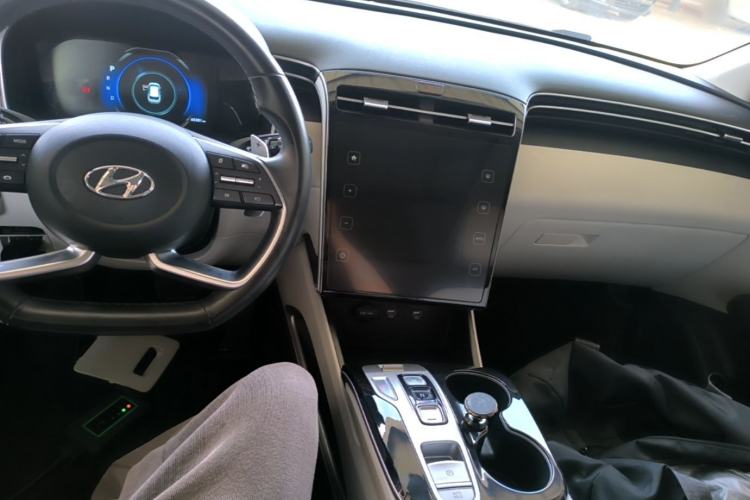 Used Hyundai Tucson 2021 Tucson L 1.5T DCT GLX Elite Edition Center Console