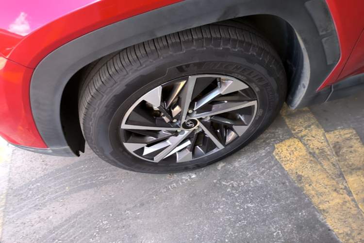Used Hyundai Tucson 2021 Tucson L 1.5T DCT GLX Elite Edition Left Front Wheel Hub