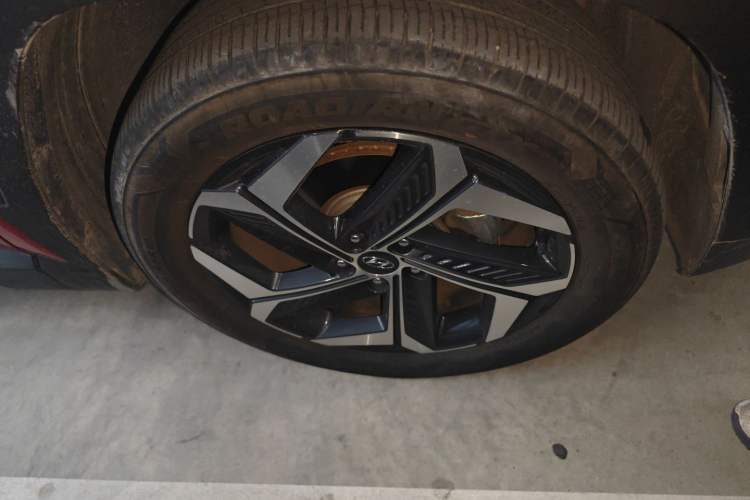 Used Hyundai Tucson 2021 Tucson L 1.5T DCT Luxury Prestige Edition Right Front Wheel Hub