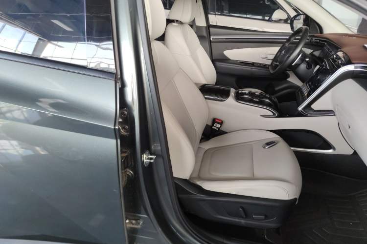 Used Hyundai Tucson 2021 Tucson L 1.5T DCT Luxury Prestige Edition Right Front Seat