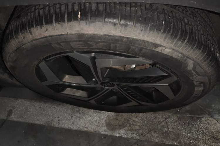 Used Hyundai Tucson 2021 Tucson L 1.5T DCT Luxury Prestige Edition Right Front Wheel Hub