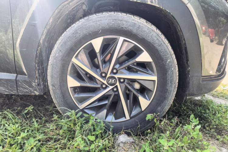 Used Hyundai Tucson 2021 Tucson L 1.5T DCT GLX Elite Edition Right Front Wheel Hub