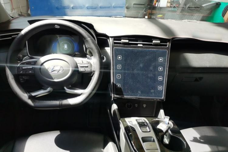 Used Hyundai Tucson 2021 Tucson L 1.5T DCT GLX Elite Edition Center Console
