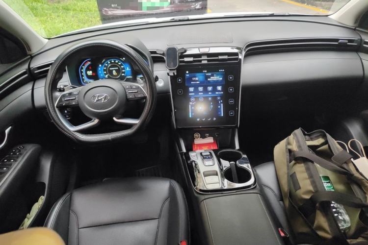 Used Hyundai Tucson 2021 Tucson L 1.5T DCT GLX Elite Edition Center Console