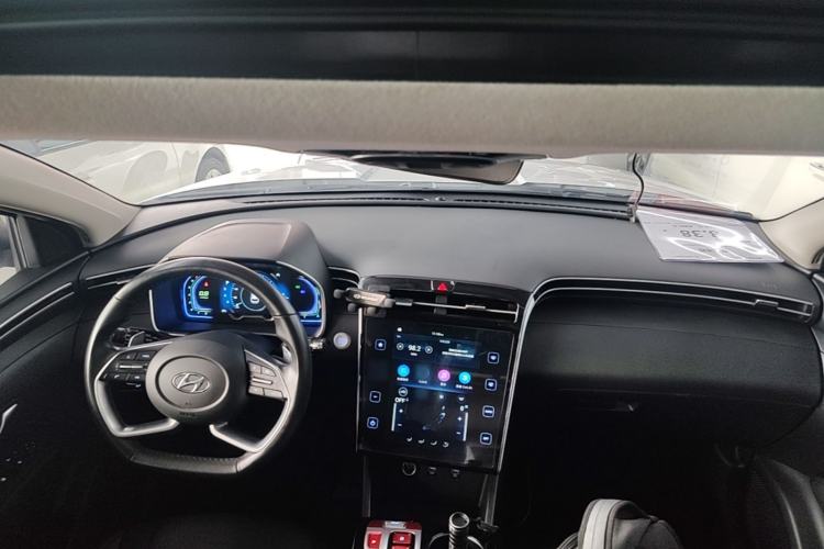 Used Hyundai Tucson 2021 Tucson L 1.5T DCT GLX Elite Edition Center Console
