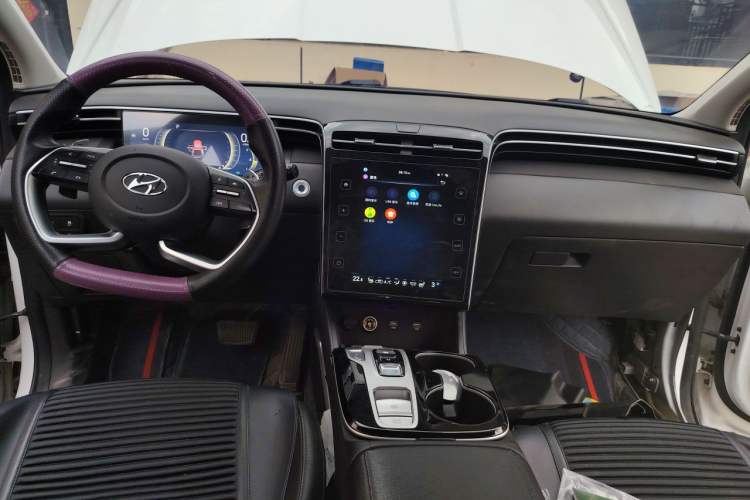 Used Hyundai Tucson 2021 Tucson L 1.5T DCT Luxury Prestige Edition Center Console