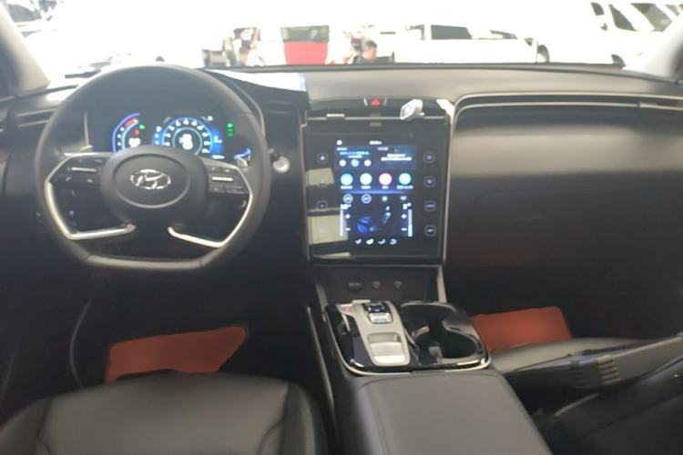 Used Hyundai Tucson 2021 Tucson L 1.5T DCT GLX Elite Edition Center Console