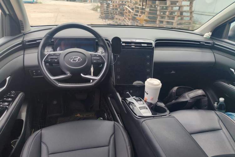 Used Hyundai Tucson 2021 Tucson L 1.5T DCT Luxury Prestige Edition Center Console