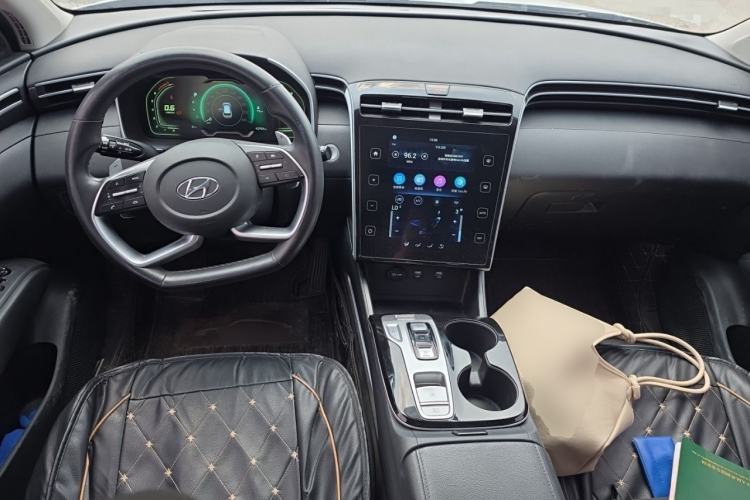 Used Hyundai Tucson 2021 Tucson L 1.5T DCT GLX Elite Edition Center Console
