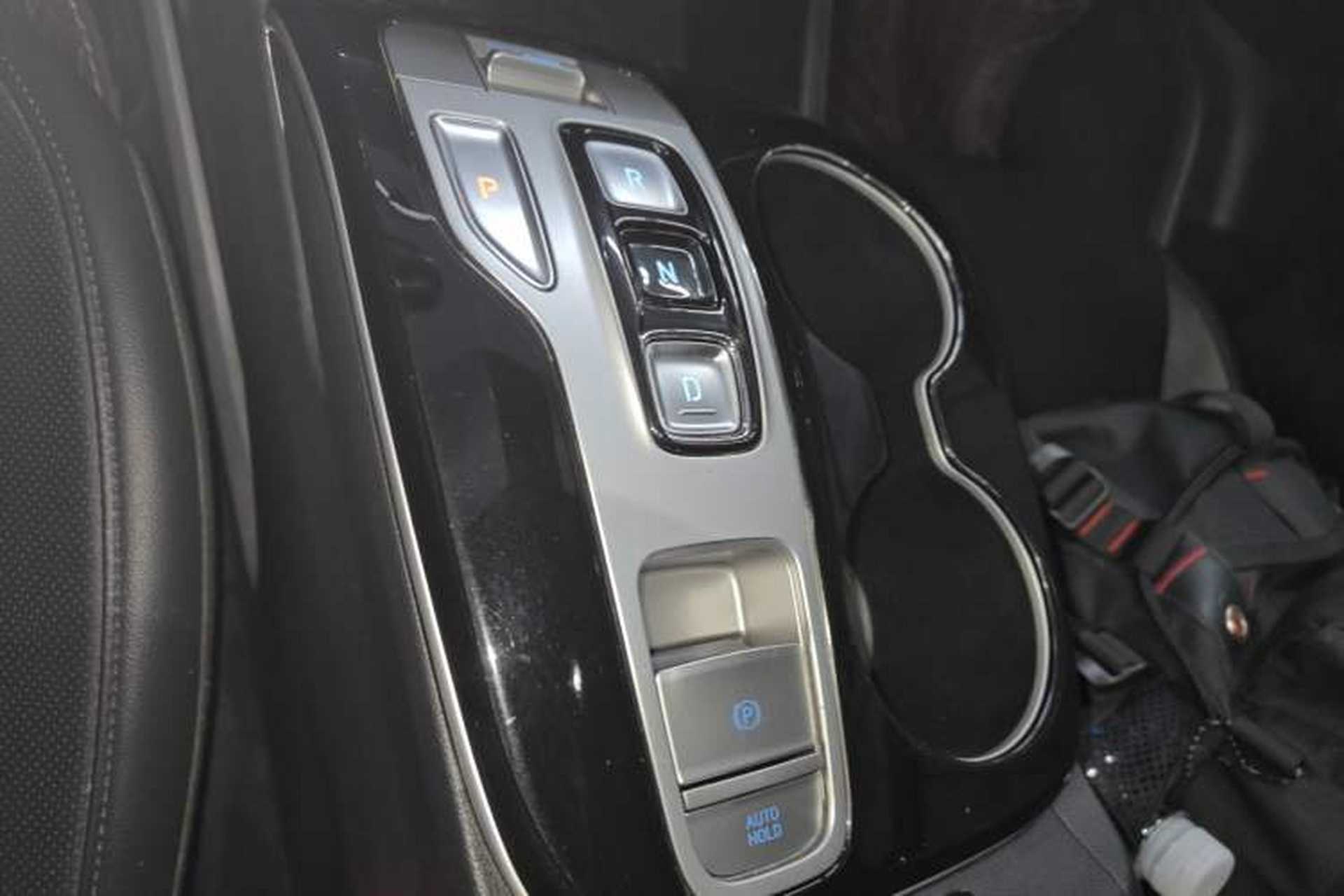 Used Hyundai Tucson 2021 Tucson L 1.5T DCT GLX Elite Edition Gear Lever