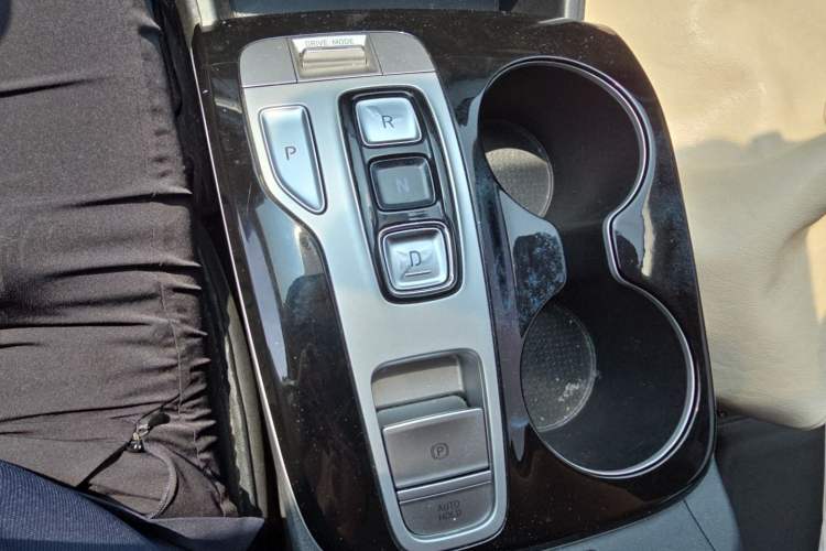 Used Hyundai Tucson 2021 Tucson L 1.5T DCT GLX Elite Edition Gear Lever