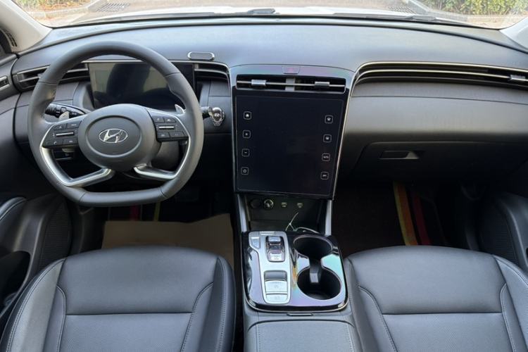 Used Hyundai Tucson 2021 Tucson L 1.5T DCT Luxury Prestige Edition Interior 2