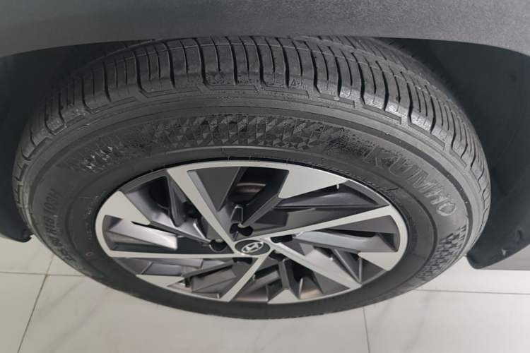 Used Hyundai Tucson 2021 Tucson L 1.5T DCT GLX Elite Edition Left Front Wheel Hub