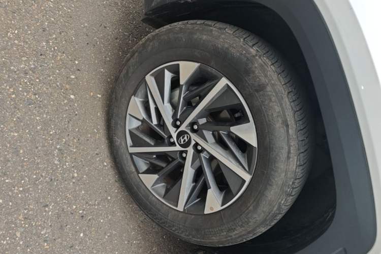 Used Hyundai Tucson 2021 Tucson L 1.5T DCT GLX Elite Edition Left Front Wheel Hub