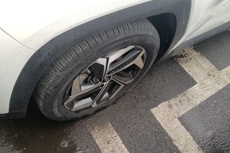 Used Hyundai Tucson 2021 Tucson L 1.5T DCT Luxury Prestige Edition Left Front Wheel Hub