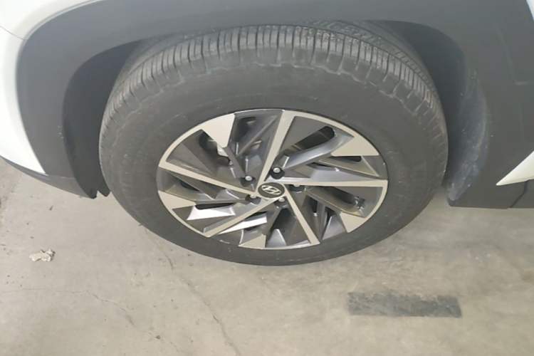 Used Hyundai Tucson 2021 Tucson L 1.5T DCT GLX Elite Edition Left Front Wheel Hub