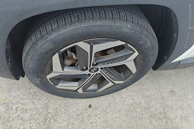 Used Hyundai Tucson 2021 Tucson L 1.5T DCT TOP Flagship Edition Left Front Wheel Hub