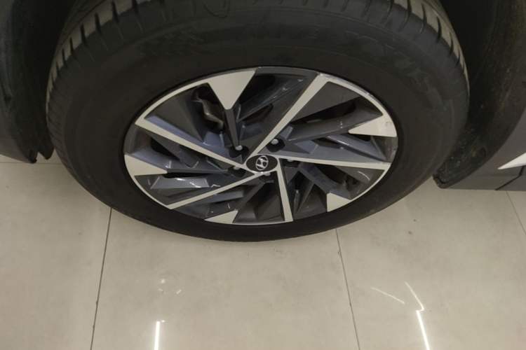 Used Hyundai Tucson 2021 Tucson L 1.5T DCT GLX Elite Edition Left Front Wheel Hub